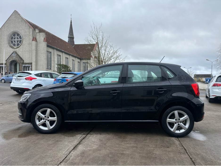 2017 Volkswagen Polo - image 6