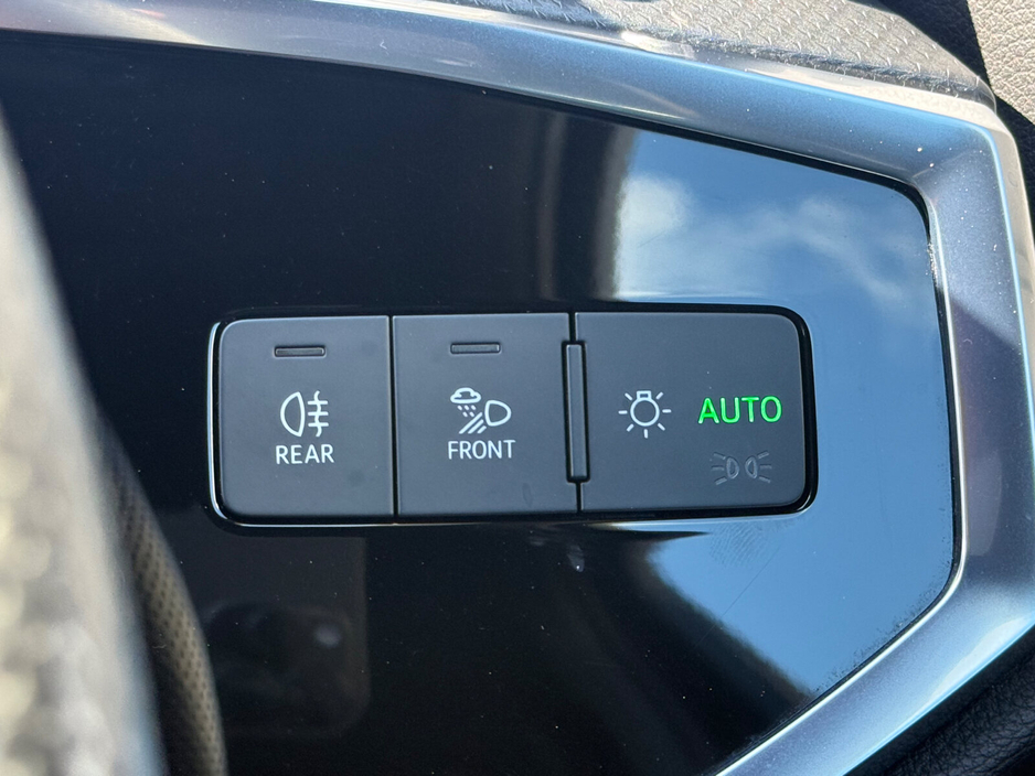 2020 Audi Q3 - image 25