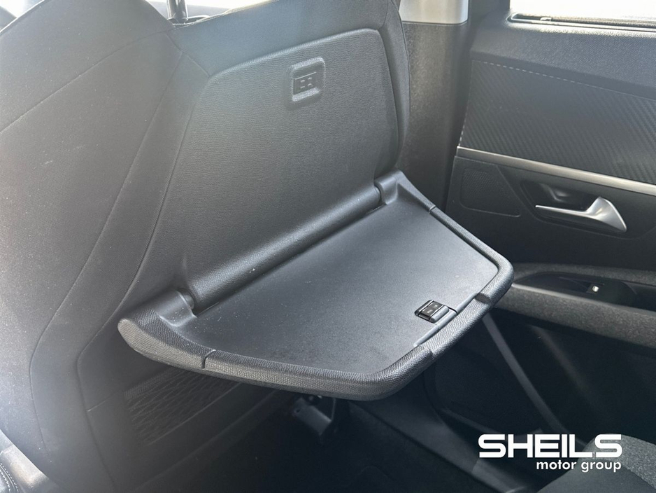 2021 Peugeot 5008 - image 17