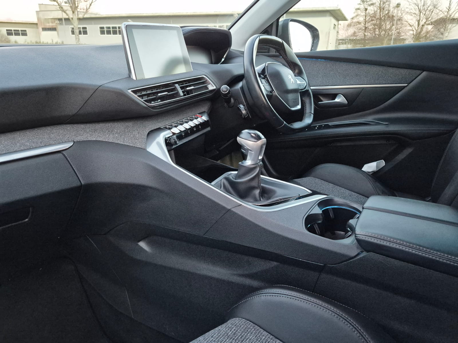 2019 Peugeot 3008  €14,999