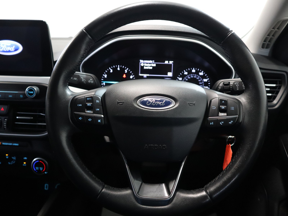 2019 Ford Focus - image 11