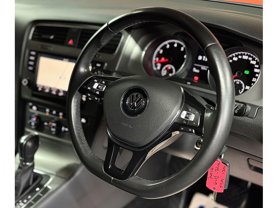 2014 Volkswagen Golf - image 37