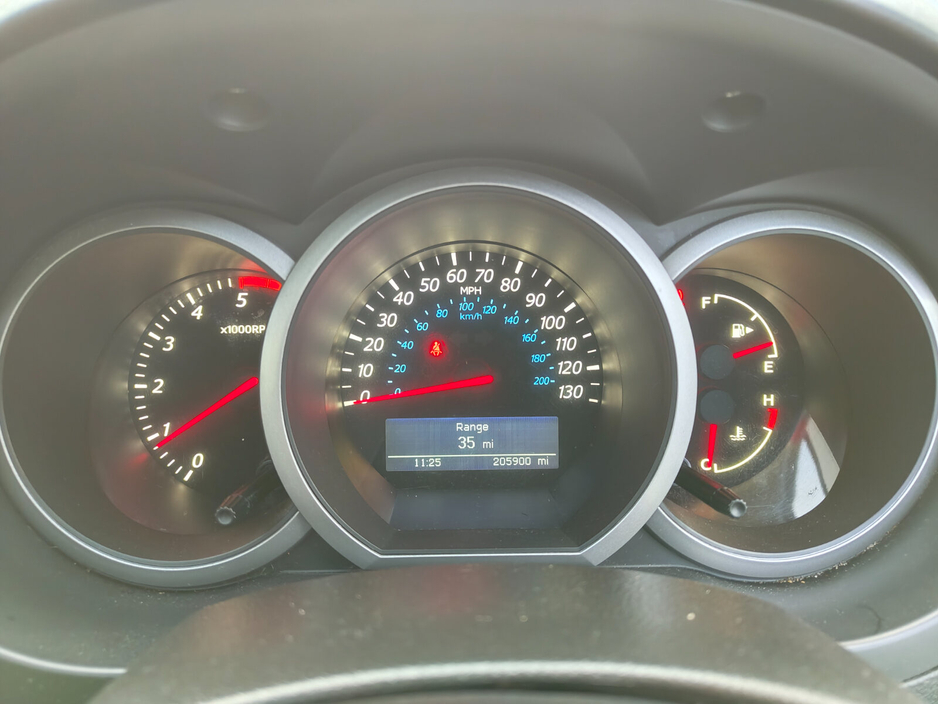 2011 Suzuki Grand Vitara - image 16