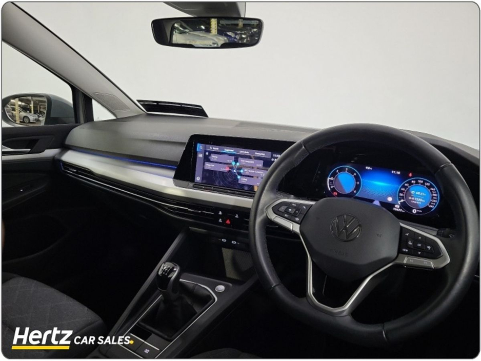 2023 Volkswagen Golf LIFE 2.0 TDI 115HP Diesel Manual €26,995