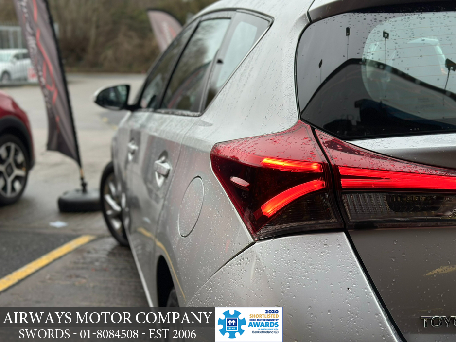 2016 Toyota Auris 1.2T ICON 5DR - LOW KMS €14,995