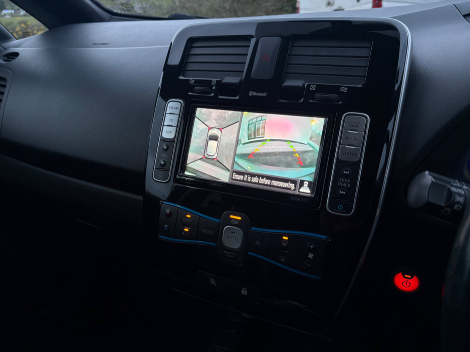 2015 Nissan Leaf - image 7