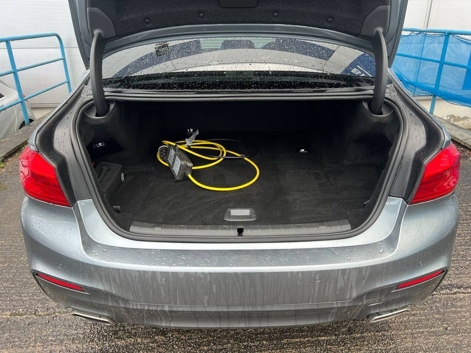 2019 BMW 5 Series - image 13