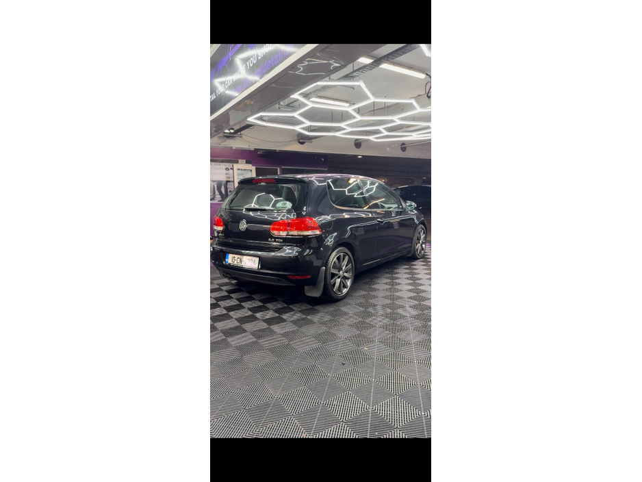 2010 Volkswagen Golf - image 7