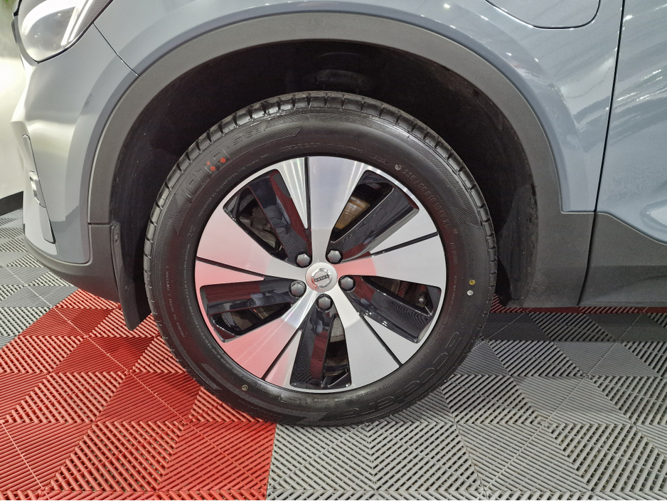 2023 Volvo XC40 T4 PLUS DARK RECHARGE AUTOMATIC **ONE OWNER / APPLE CARPLAY / CRUISE CONTROL / ELECTRIC BOOTLID / HEATED FRONT & REAR SEATS / HEATED STEERING WHEEL / 360 DEGREE CAMERA / WIRELESS PHONE CHARGING** €38,900