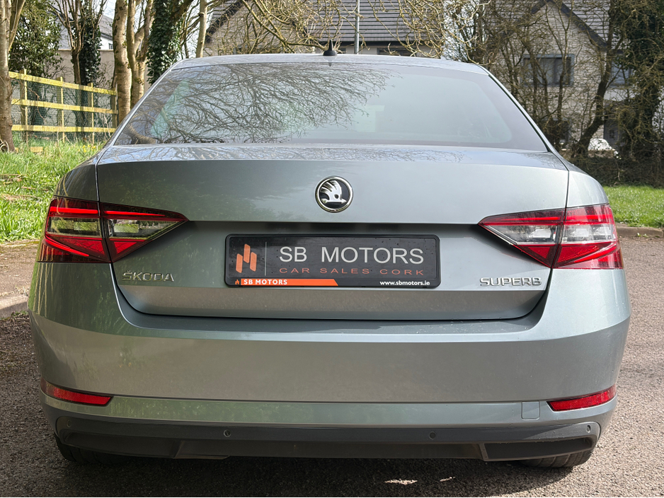 2016 Skoda Superb - image 7