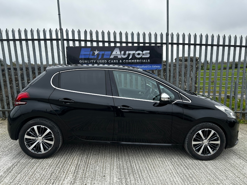 2016 Peugeot 208 - image 10