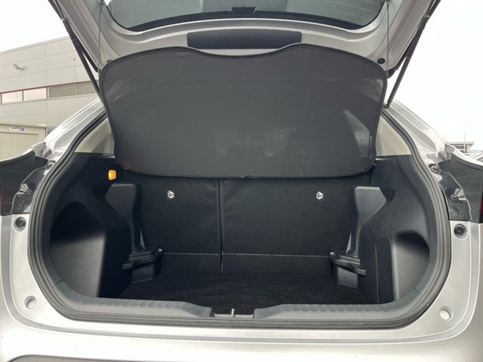 2023 Toyota Yaris Cross - image 10