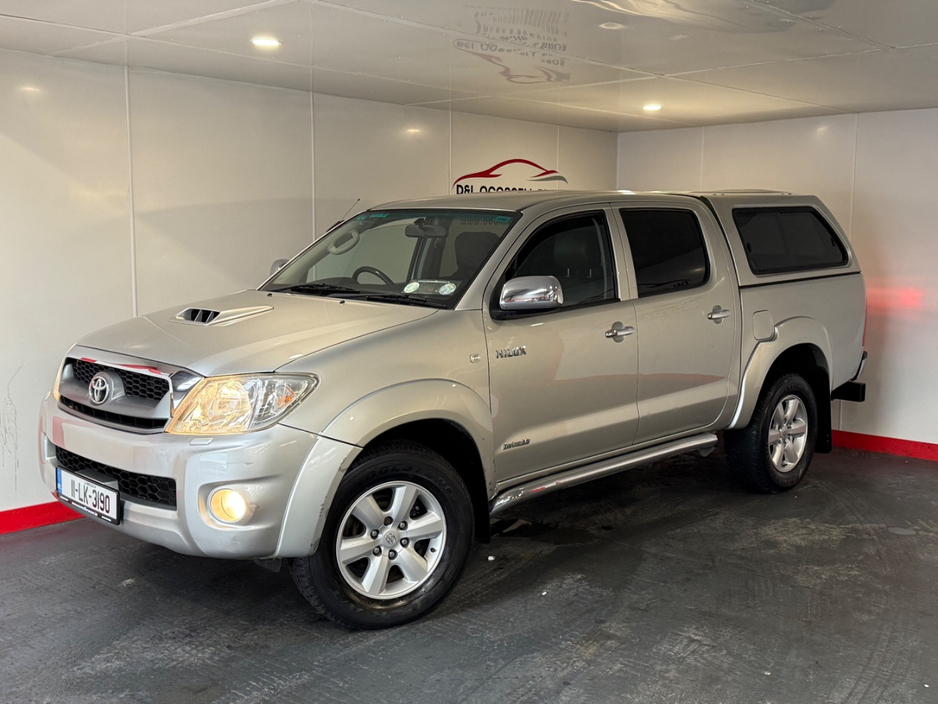 2011 Toyota Hilux - image 2