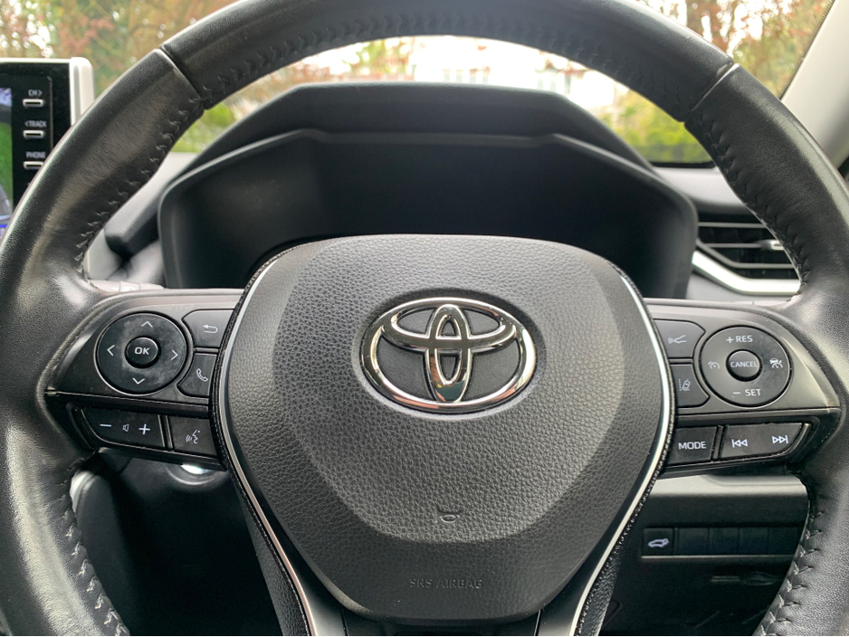 2020 Toyota Rav4 - image 14