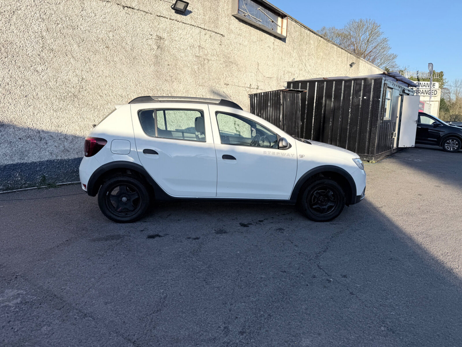 2020 Dacia Sandero Stepway - image 7