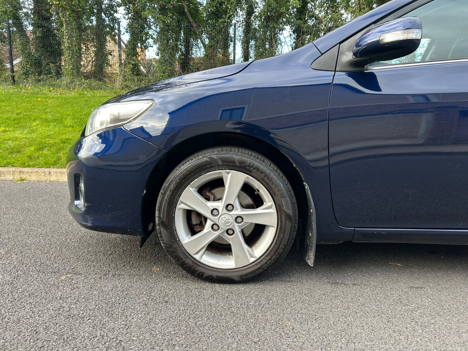 2011 Toyota Corolla - image 9