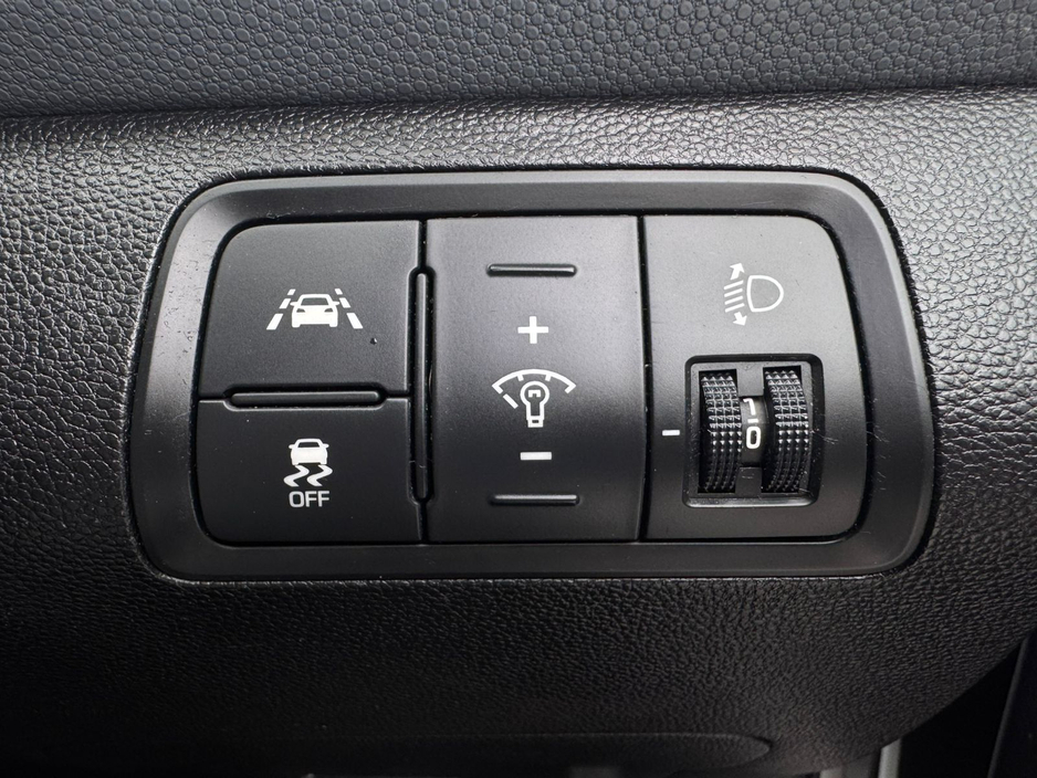 2016 Hyundai i20 - image 20