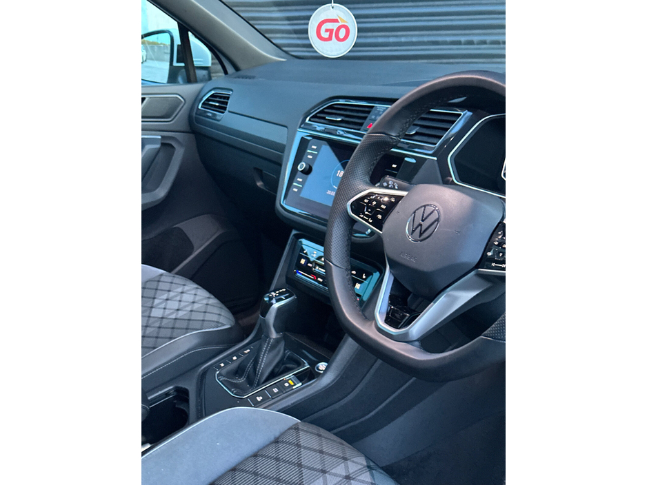 2020 Volkswagen Tiguan - image 20