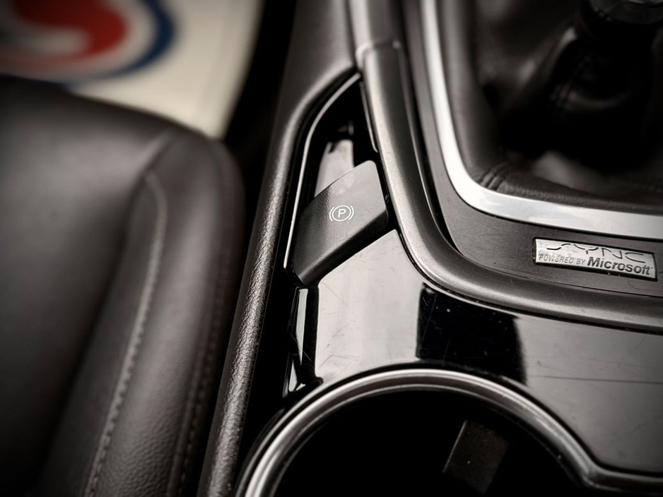 2016 Ford Mondeo - image 22