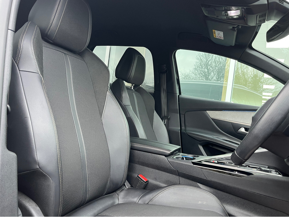 2023 Peugeot 3008 - image 16