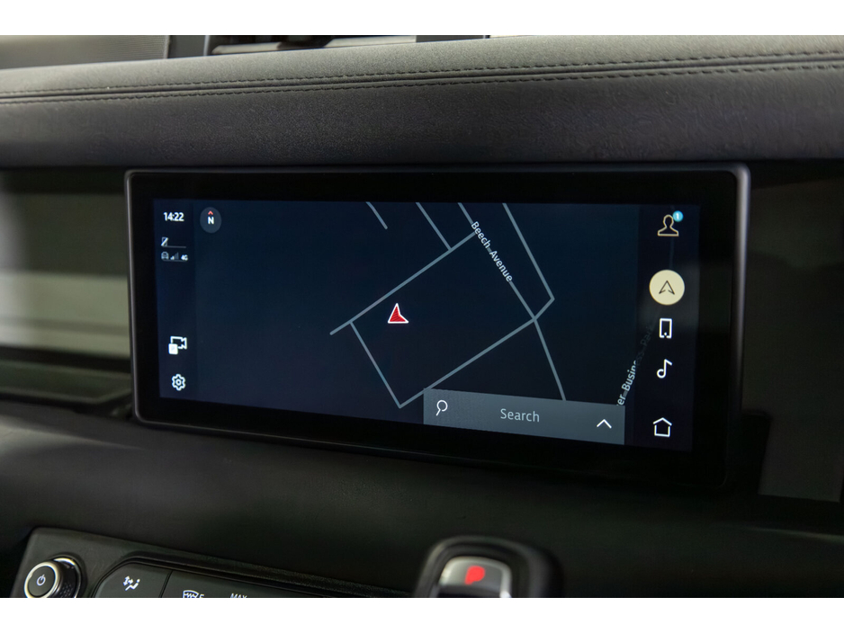 2022 Land Rover Defender  €56,911