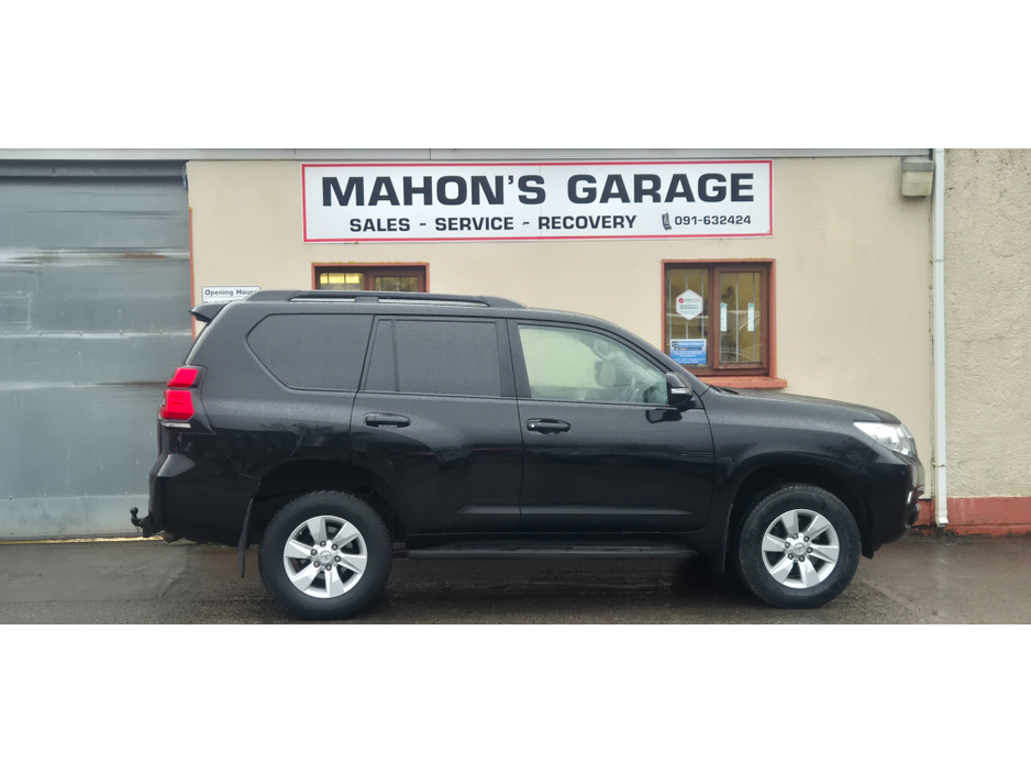 2022 Toyota Landcruiser - image 2