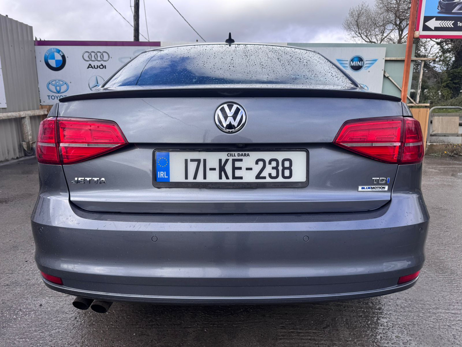 2017 Volkswagen Jetta - image 8