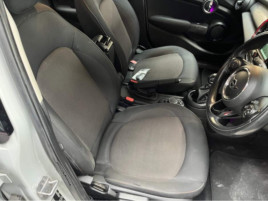 2018 MINI Cooper - image 10