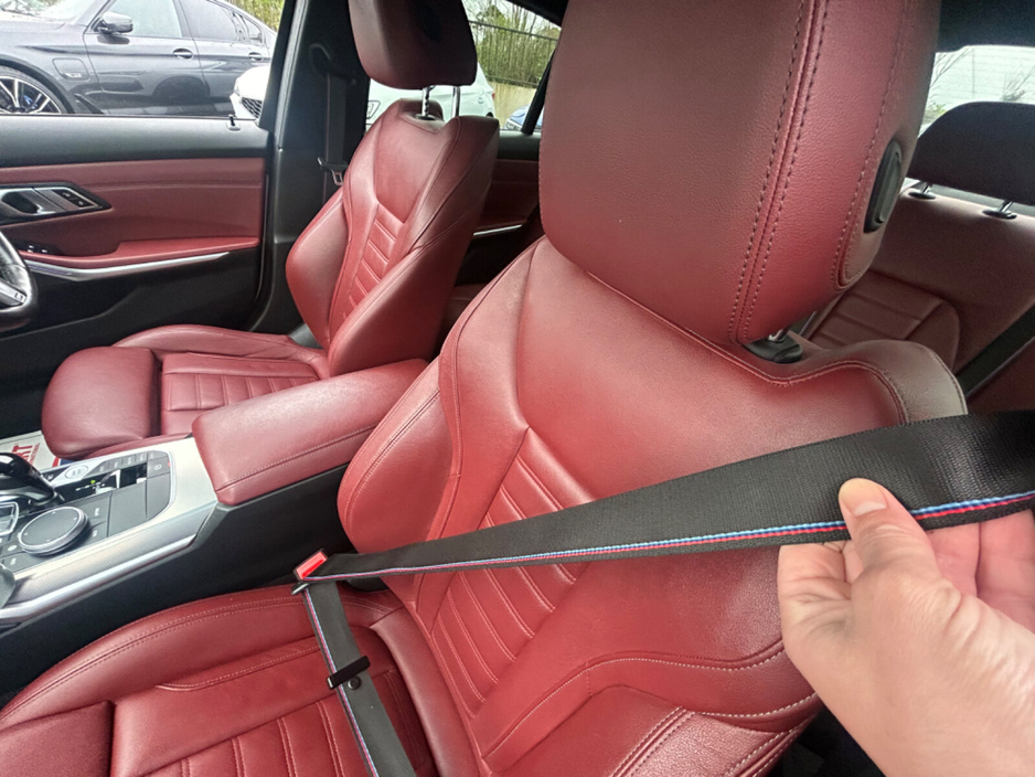 2022 BMW 3 Series - image 38