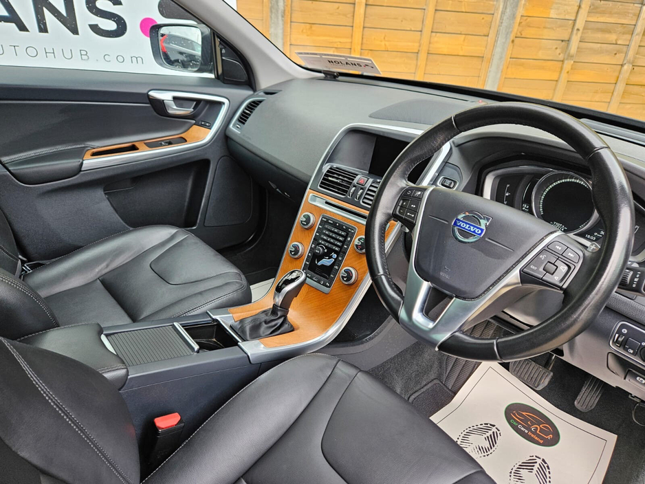 2016 Volvo XC60 - image 23