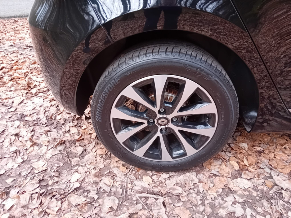 2021 Renault Clio - image 32