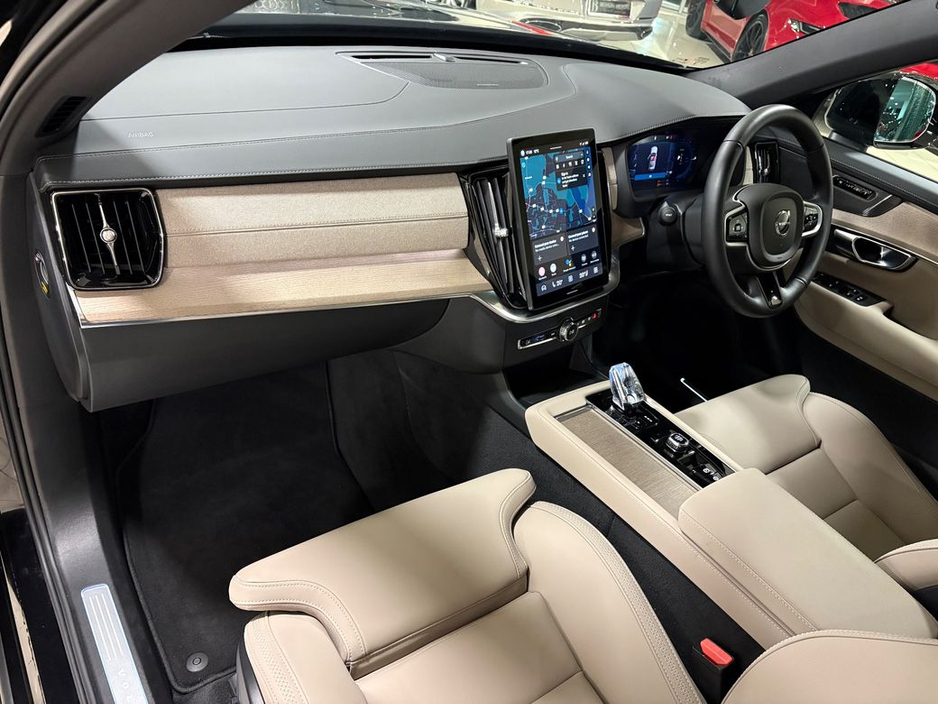 2025 Volvo XC90 T8 PLUS AWD 7-SEATER=BLONDE LEATHER//PAN ROOF//AS NEW=2 YEAR WARRANTY=TAILORED FINANCE PACKAGES INCL PCP AVAILABLE=TRADE IN'S WELCOME €81,995