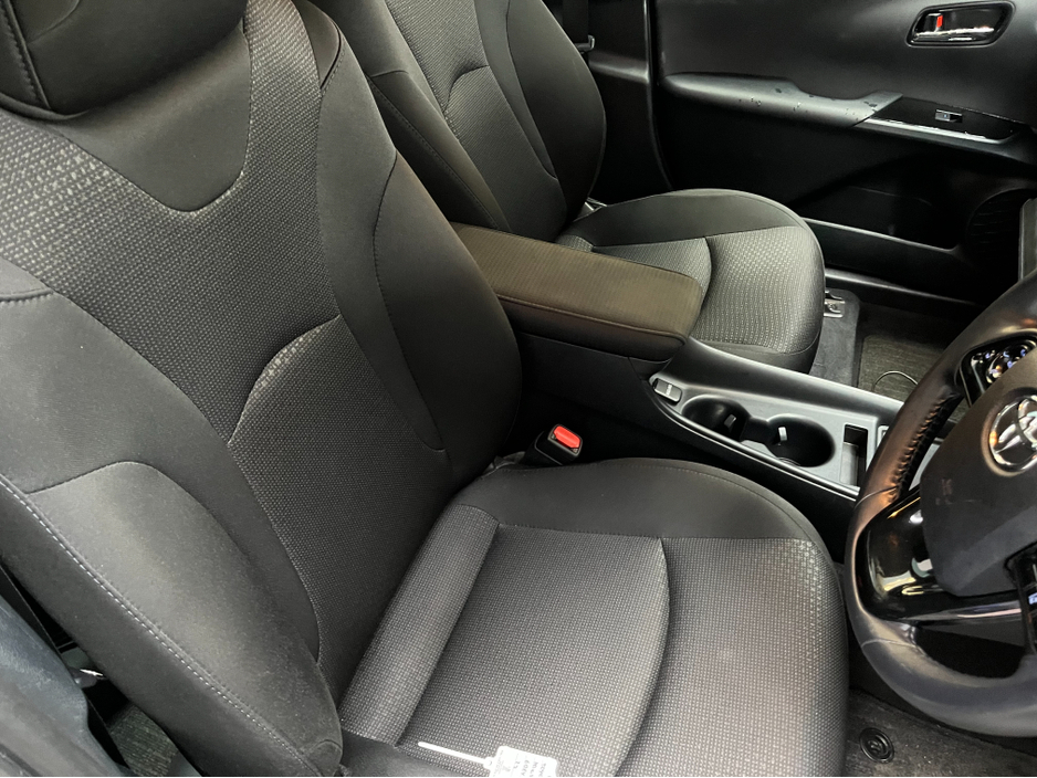 2022 Toyota Prius - image 11