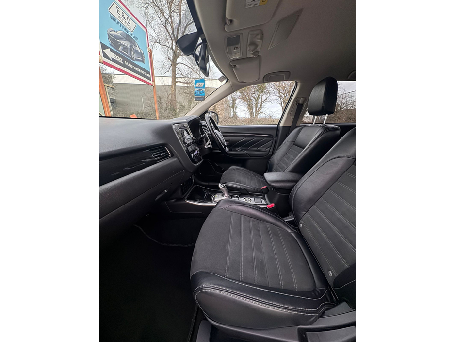 2016 Mitsubishi Outlander - image 19