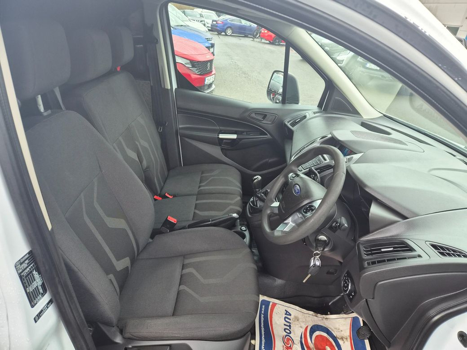 2018 Ford Transit Connect - image 7