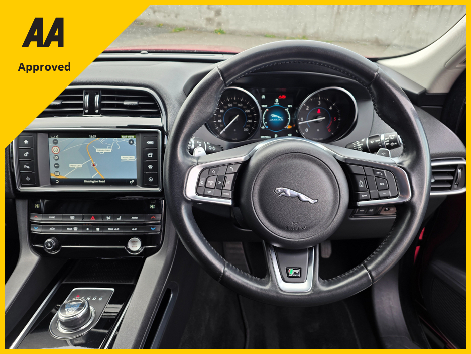 2018 Jaguar F-Pace - image 18