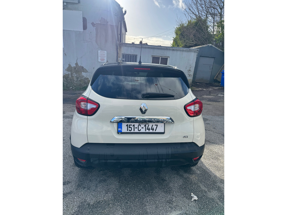 2015 Renault Captur Intense high driving position €8,900