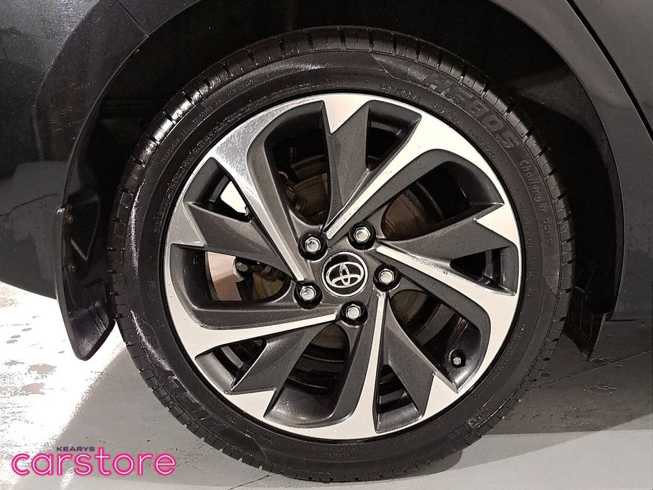 2017 Toyota Auris Hybrid Aura Auto €17,480