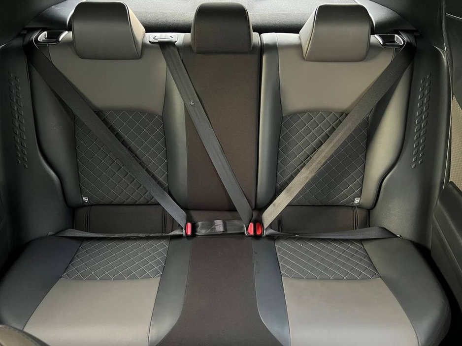 2019 Toyota C-HR 1.8 HYBRID // SERVICE HISTORY // TOP VIEW PARKING CAMERAS // DUAL ZONE CLIMATE CONTROL €19,900