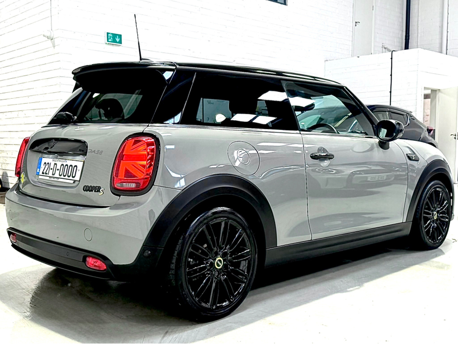 2022 MINI Hatch - image 6