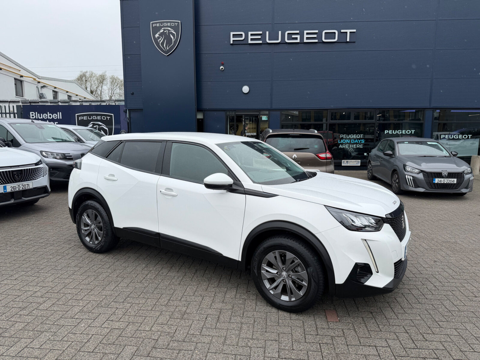 2021 Peugeot 2008 - image 2