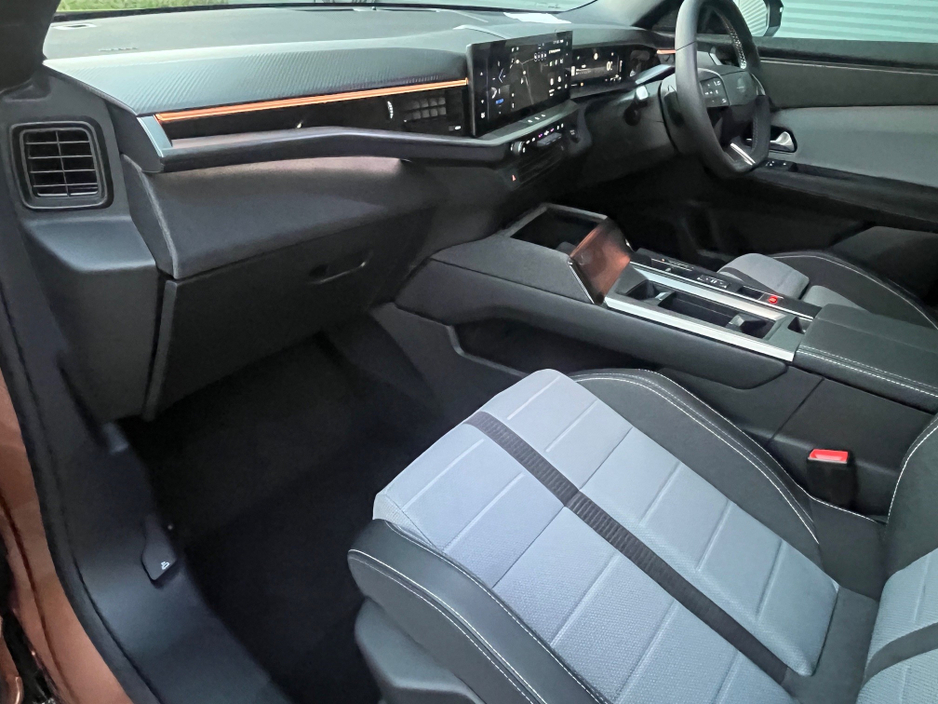 2026 Opel Grandland - image 11