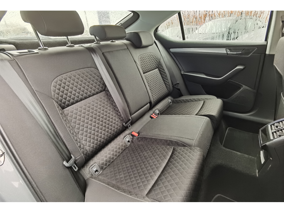 2023 Skoda Superb - image 10