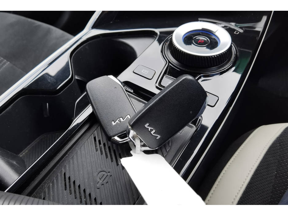 2022 Kia EV6 - image 22