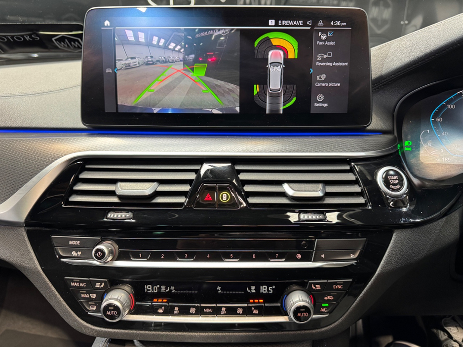 2021 BMW 5 Series - image 20