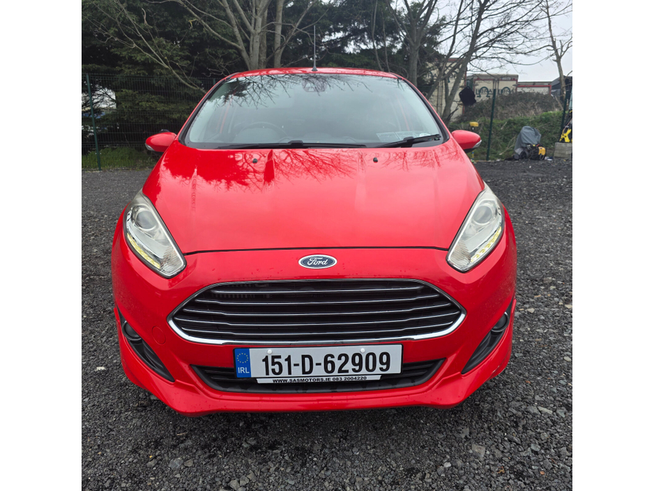 2015 Ford Fiesta - image 3