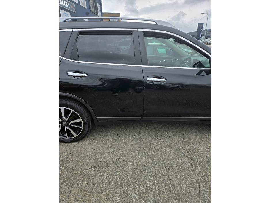 2015 Nissan X-Trail - image 6