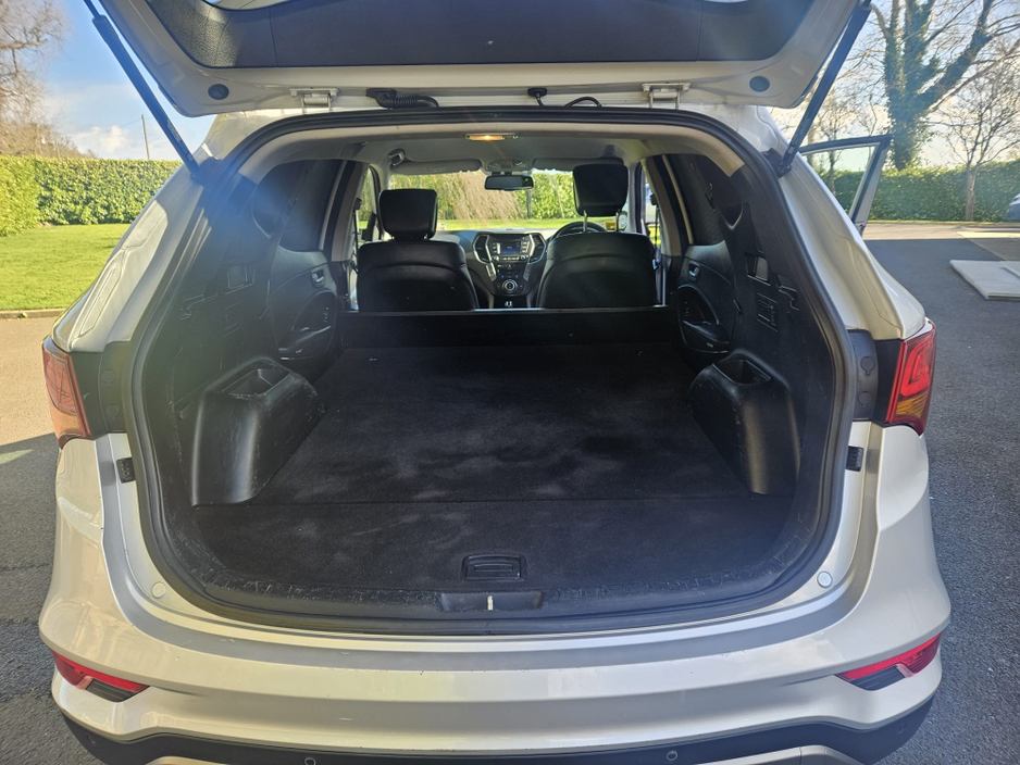 2017 Hyundai Santa Fe - image 10