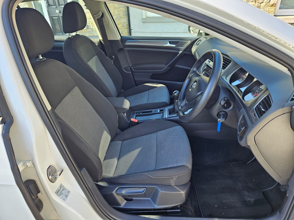 2013 Volkswagen Golf - image 7