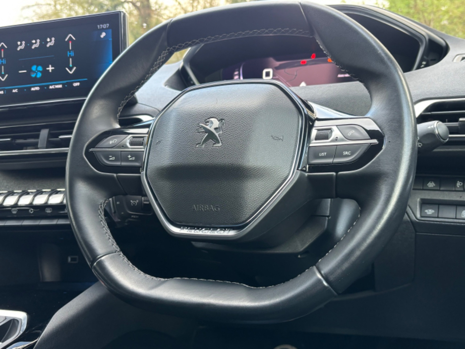 2021 Peugeot 3008 - image 11